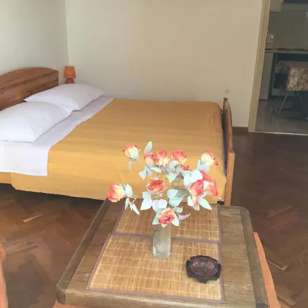 15428c Apartment *